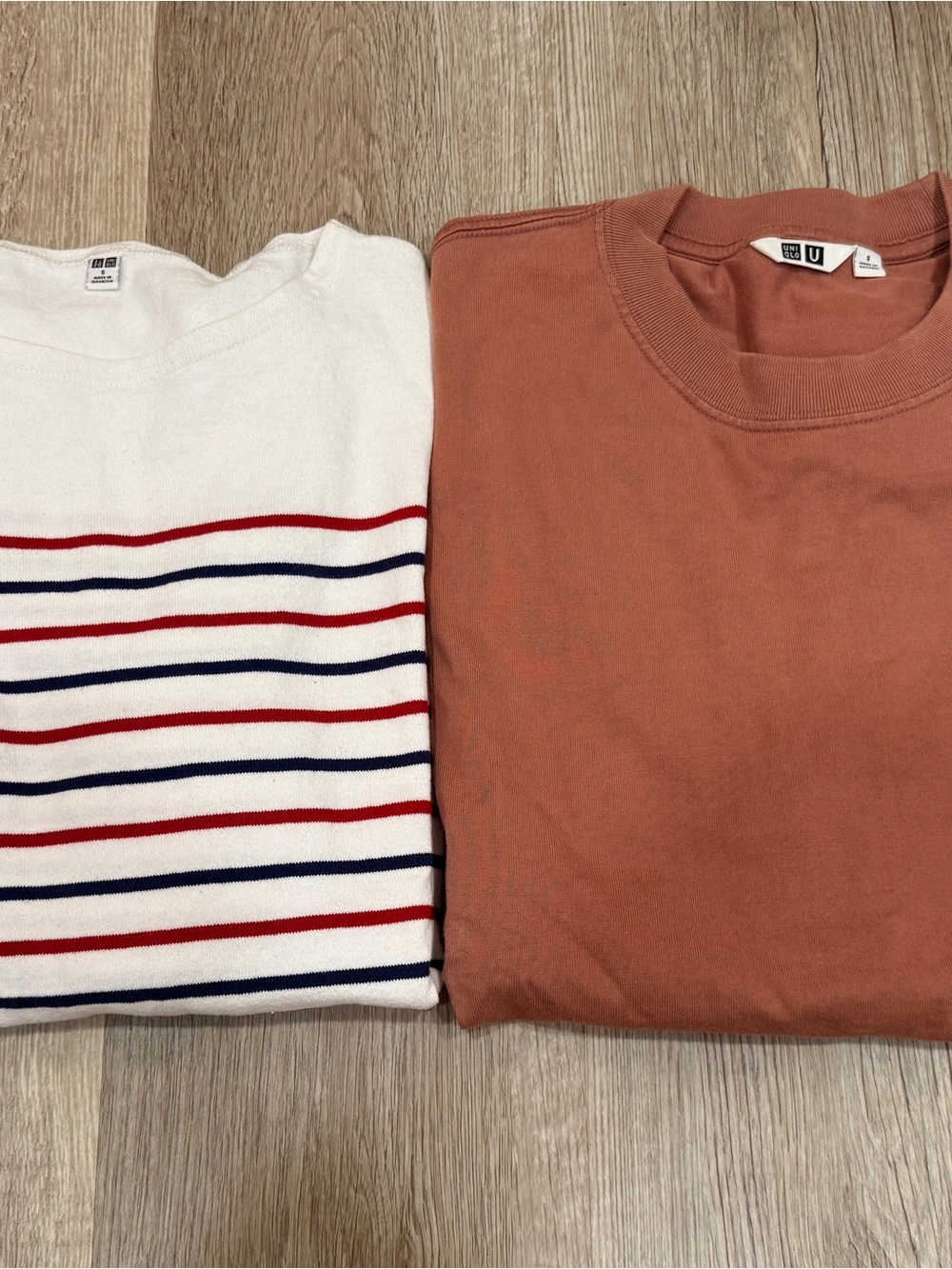 Bundle of 2 Uniqlo long sleeve tees